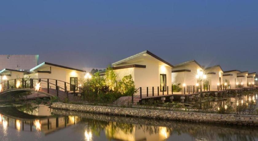 Bua Tara Resort Nong Prue Exterior foto