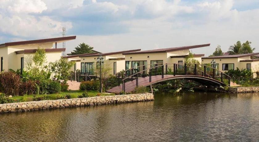 Bua Tara Resort Nong Prue Exterior foto